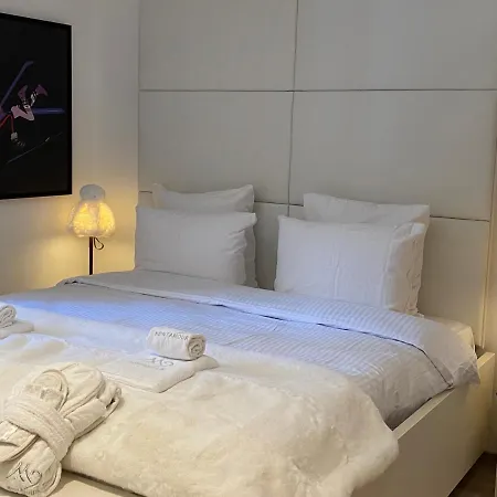 Les Trois Chaufatons - Chalets Boutiques, Propriétés Mont Amour Chalet *