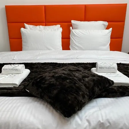 Les Trois Chaufatons - Chalets Boutiques, Propriétés Mont Amour Chalet *