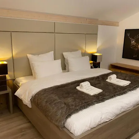 Les Trois Chaufatons - Chalets Boutiques, Propriétés Mont Amour *
