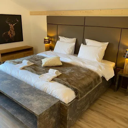 Les Trois Chaufatons - Chalets Boutiques, Propriétés Mont Amour