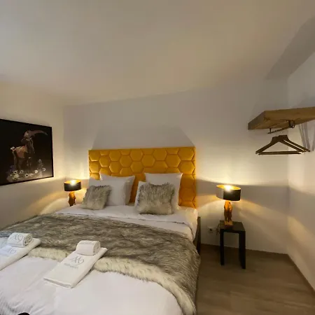 Les Trois Chaufatons - Chalets Boutiques, Propriétés Mont Amour